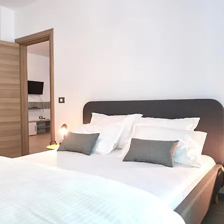 Oasis N Pool Alezzi Beach Appartement Năvodari