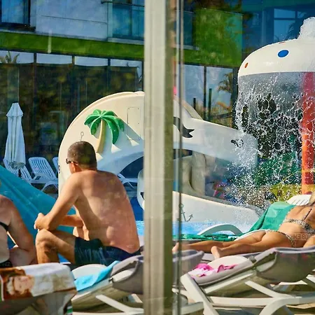 Oasis N Pool Alezzi Beach * Năvodari