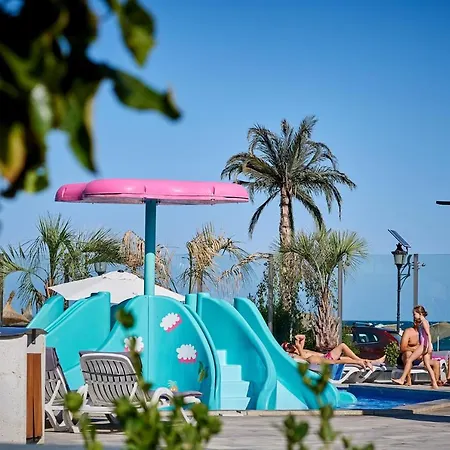 Oasis N Pool Alezzi Beach Appartement *
